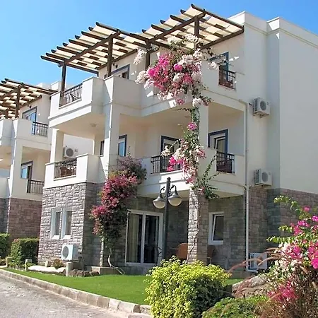 Aktur Apartahotel 3*
