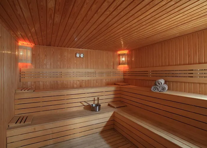 Ξενοδοχείο με διαμερίσματα Aktur 3*